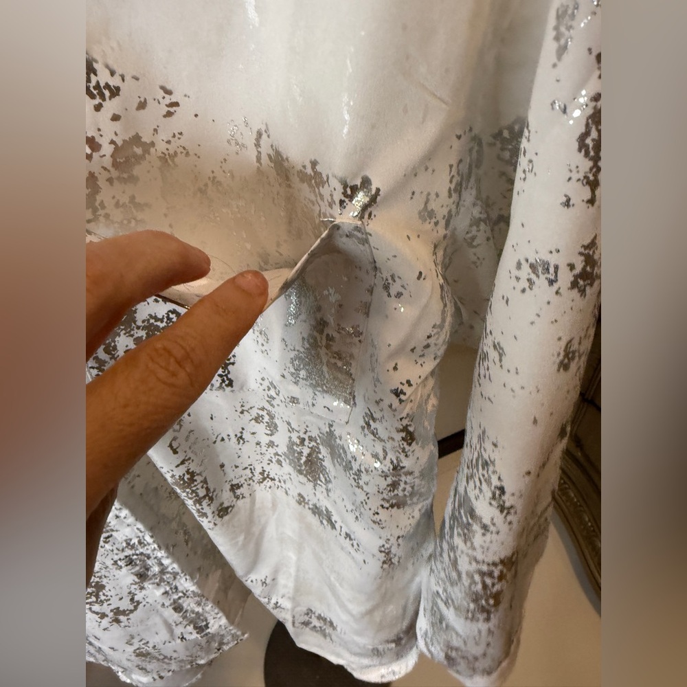 Thread Story Silver and white Blouse - Picture 8 of 10